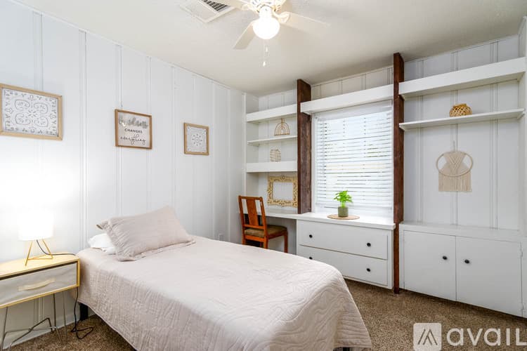 Jacksonville House: 501 Hayes St