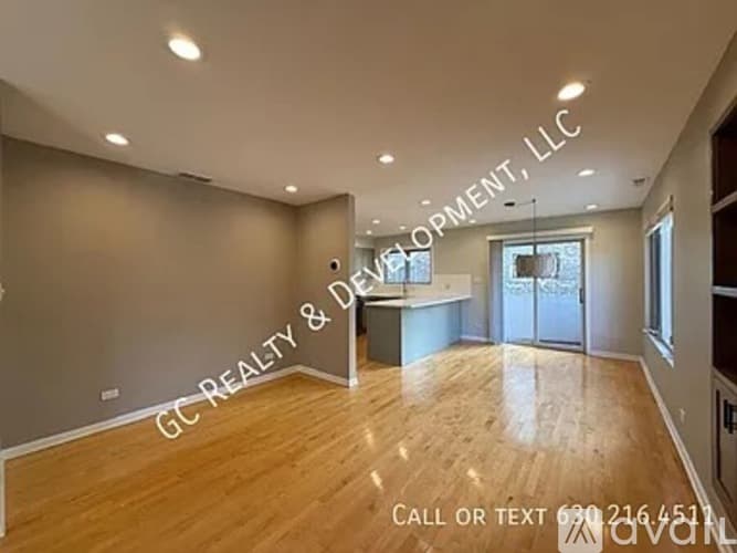 Forest Park Townhome: 220 Des Plaines St