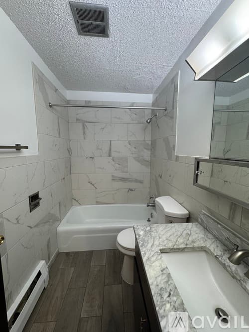 Saint Paul Apartment: 1884 Wilson Avenue
