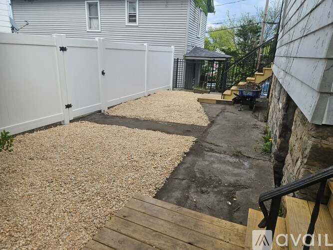 Scranton Apartment: 1118 Rock Street