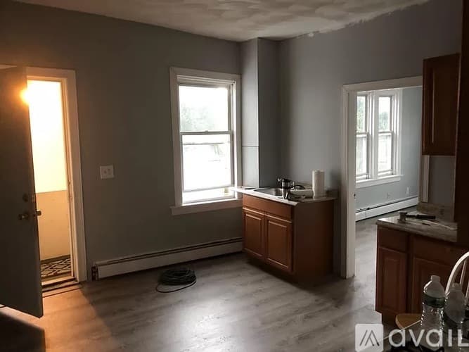 Seekonk Apartment: 635 Fall River Avenue