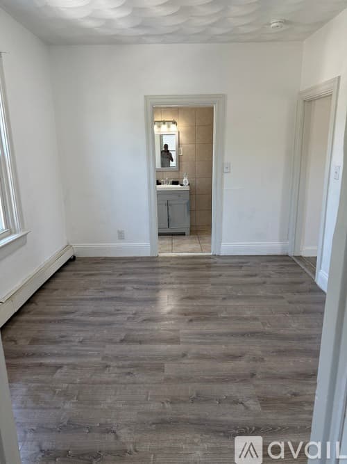 Seekonk Apartment: 635 Fall River Avenue