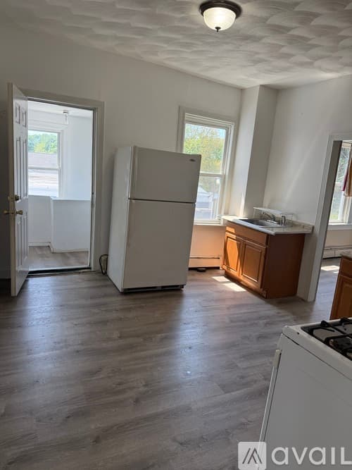 Seekonk Apartment: 635 Fall River Avenue