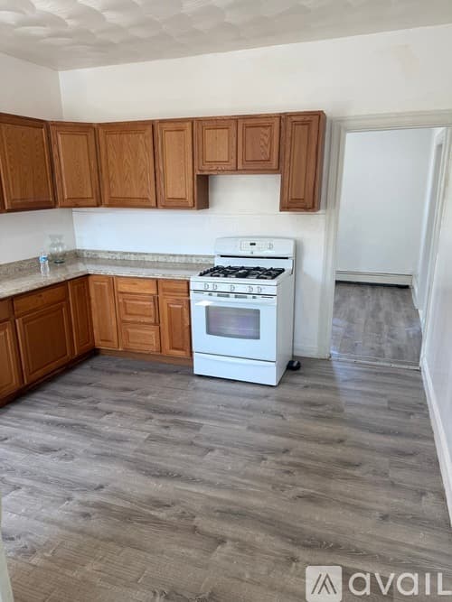 Seekonk Apartment: 635 Fall River Avenue