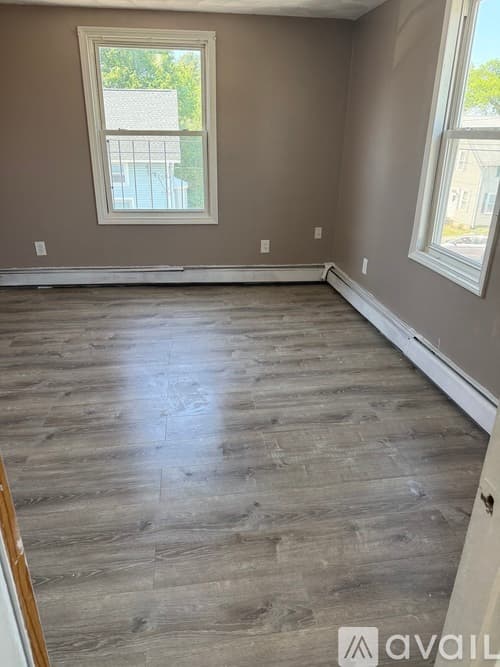 Seekonk Apartment: 635 Fall River Avenue