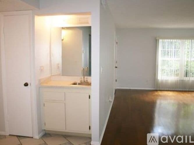 Clearwater Apartment: 420 N Bayshore Blvd 103