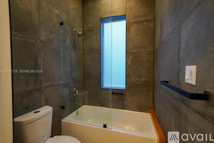 Miami House: 112 NW 24th Ct