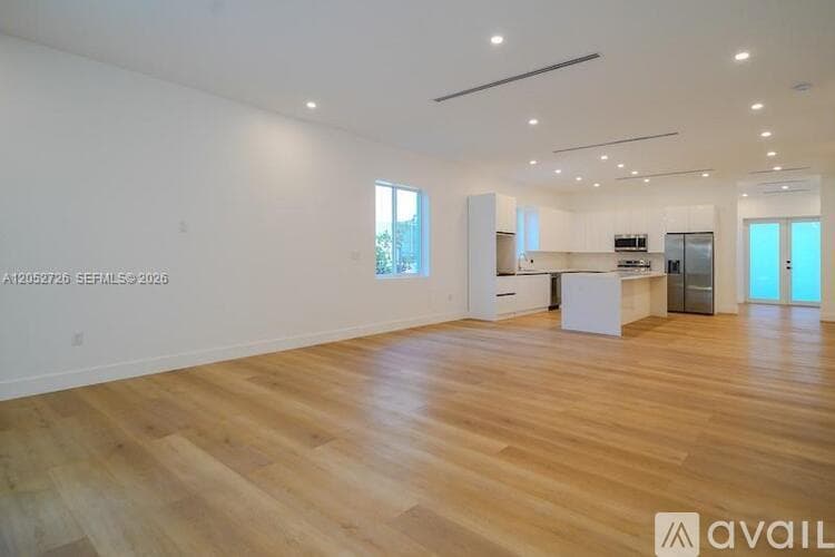 Miami House: 112 NW 24th Ct