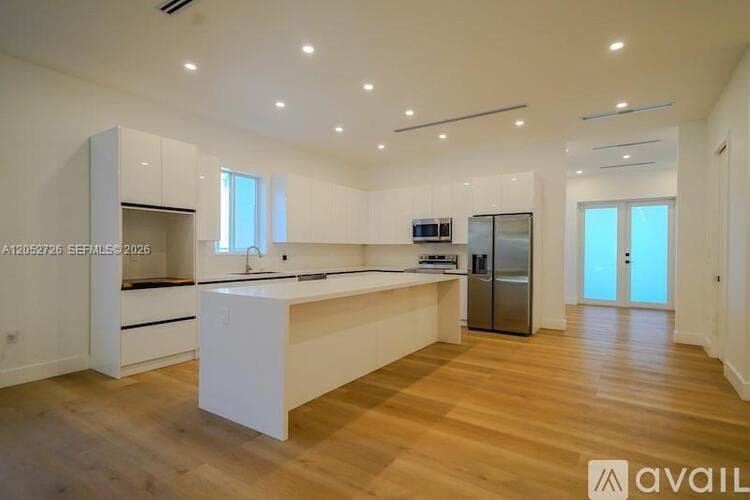 Miami House: 112 NW 24th Ct