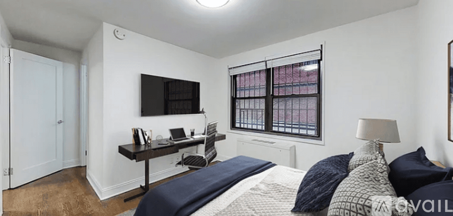 New York Apartment: 92 5th Ave