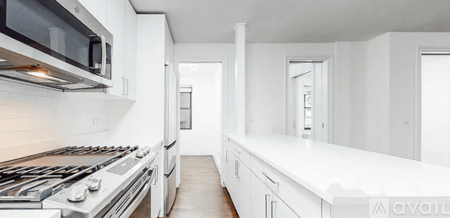 New York Apartment: 92 5th Ave