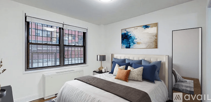 New York Apartment: 92 5th Ave