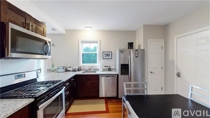 Providence Apartment: 73 Olney St