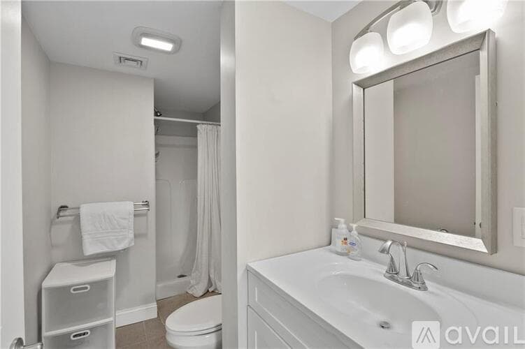 Providence Apartment: 73 Olney St
