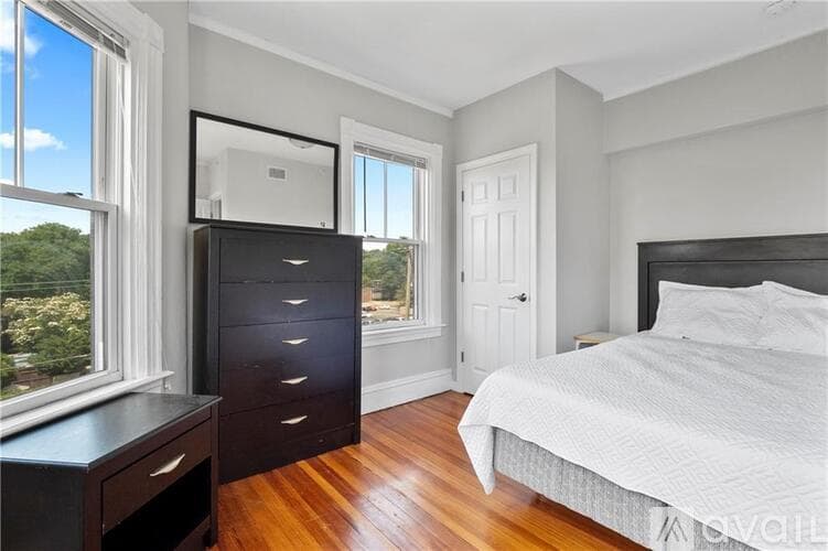 Providence Apartment: 73 Olney St