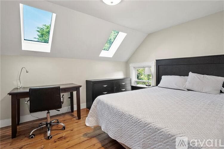 Providence Apartment: 73 Olney St