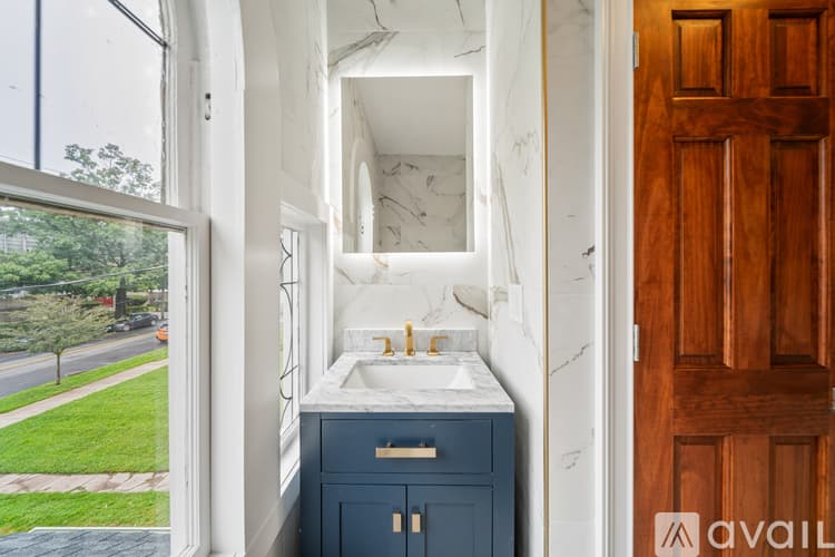 New Haven Apartment: 347 Alden Ave