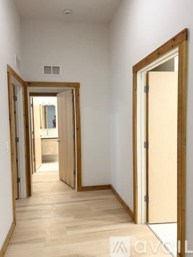Chicago Apartment: 4611 S Ellis Ave