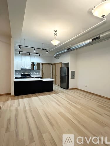 Chicago Apartment: 4611 S Ellis Ave