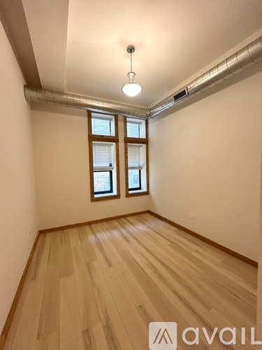 Chicago Apartment: 4611 S Ellis Ave