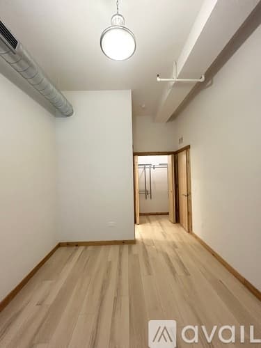 Chicago Apartment: 4611 S Ellis Ave