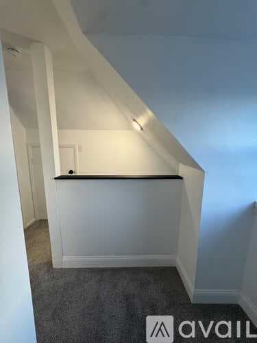 Warrenton House: 216 E Walton St