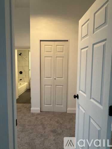 Warrenton House: 216 E Walton St
