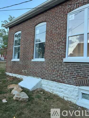 Warrenton House: 216 E Walton St