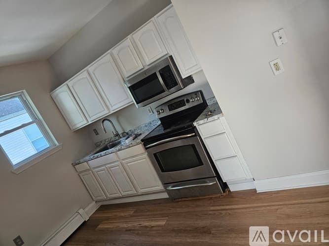 Hartford Apartment: 164 Martin Street