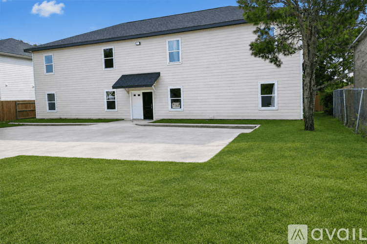 San Antonio Apartment: 7602 Windsor Oaks