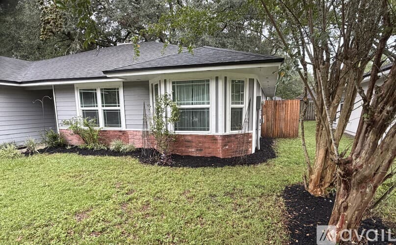 Jacksonville House: 3315 Ayrshire Street
