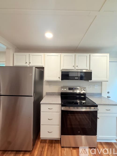 South Berwick Apartment: 394 Main Street