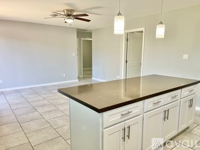 Phoenix Apartment: 3208 N 37th St