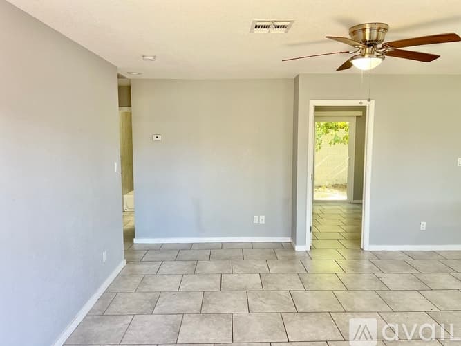 Phoenix Apartment: 3208 N 37th St