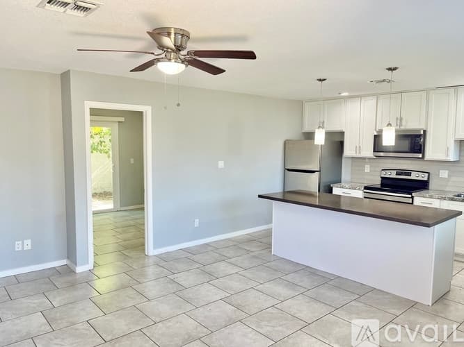 Phoenix Apartment: 3208 N 37th St
