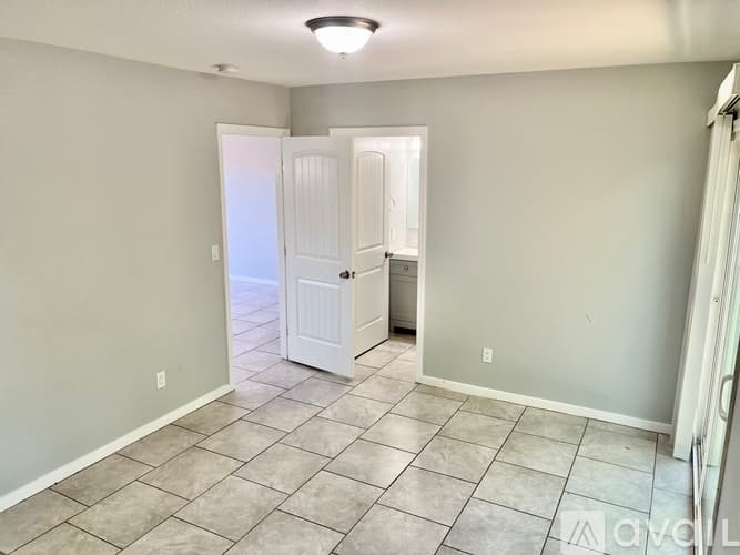 Phoenix Apartment: 3208 N 37th St