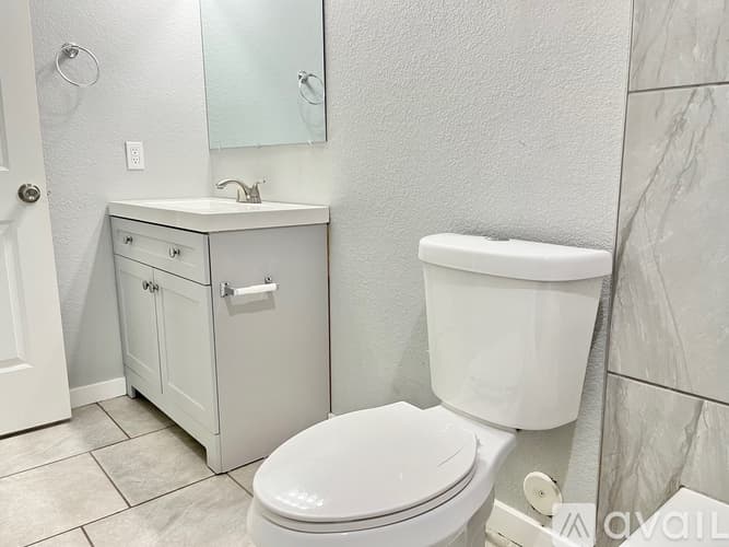 Phoenix Apartment: 3208 N 37th St