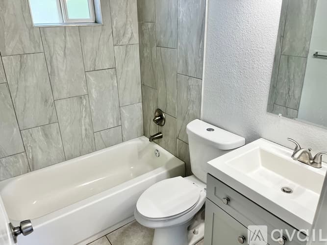 Phoenix Apartment: 3208 N 37th St