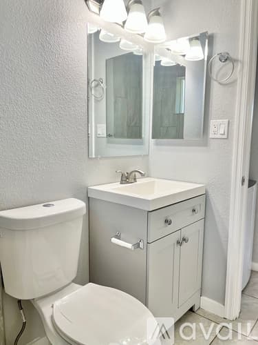 Phoenix Apartment: 3208 N 37th St