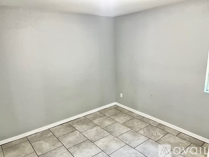 Phoenix Apartment: 3208 N 37th St
