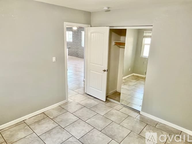 Phoenix Apartment: 3208 N 37th St