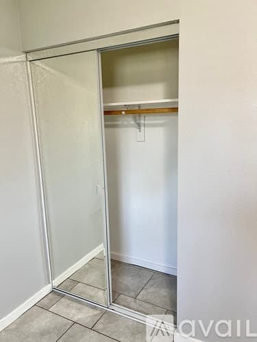 Phoenix Apartment: 3208 N 37th St