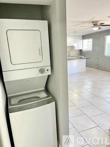 Phoenix Apartment: 3208 N 37th St