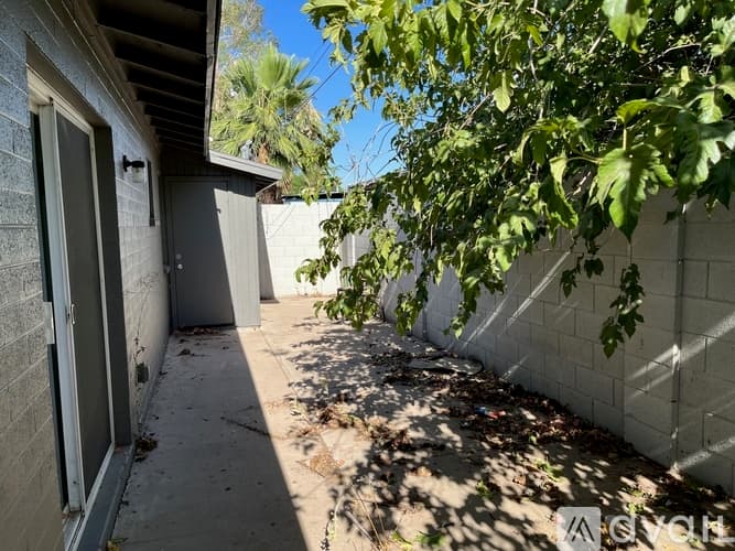 Phoenix Apartment: 3208 N 37th St
