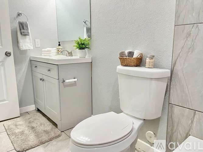 Phoenix Apartment: 3208 N 37th St