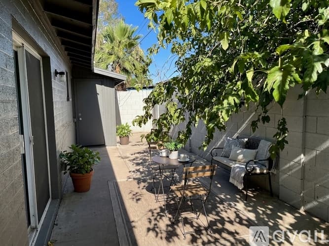 Phoenix Apartment: 3208 N 37th St