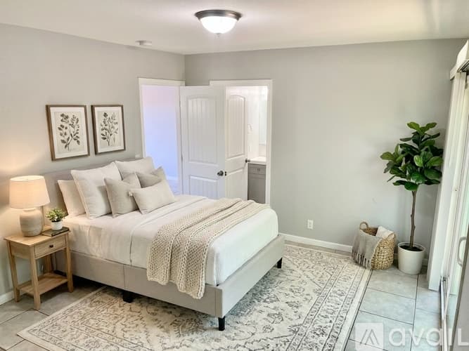 Phoenix Apartment: 3208 N 37th St
