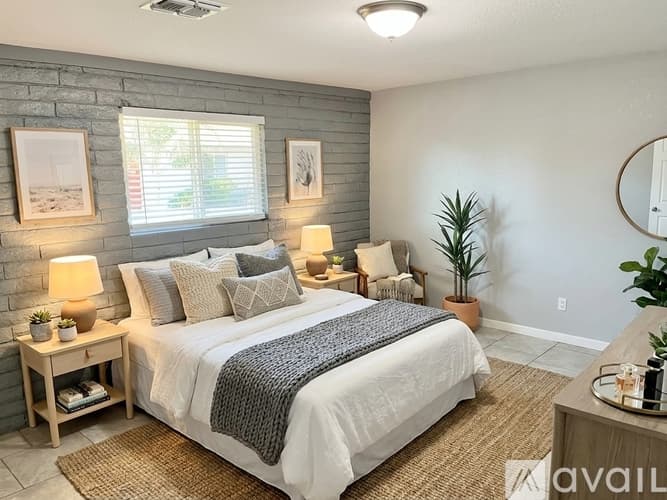 Phoenix Apartment: 3208 N 37th St