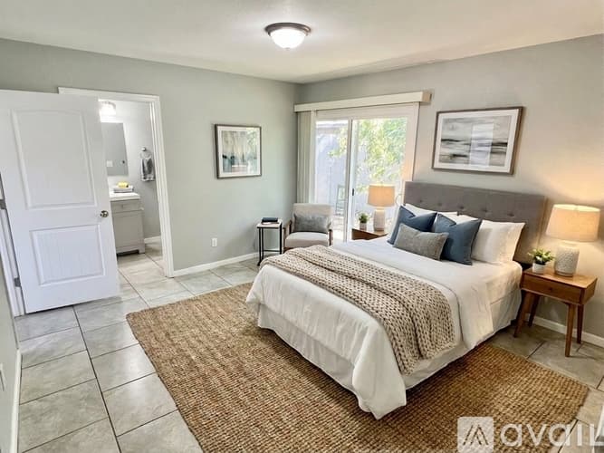 Phoenix Apartment: 3208 N 37th St