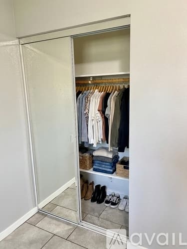 Phoenix Apartment: 3208 N 37th St